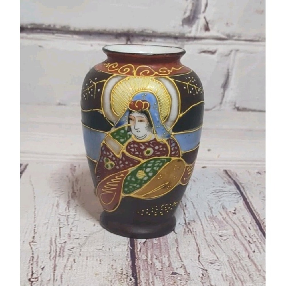 VTG‎ Satsuma Style Vase Moriage  Hand Painted Japan 4" Tall